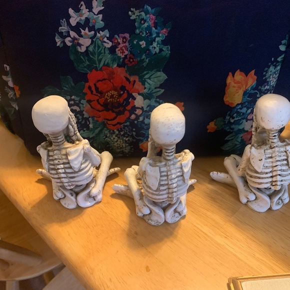 Hear no see no speak no skeleton’s about 5” tall - Picture 2 of 2